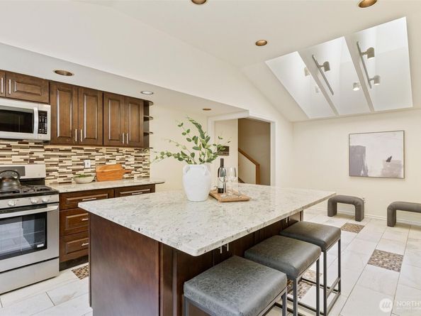 17726 NE 26th St., Redmond WA 98052