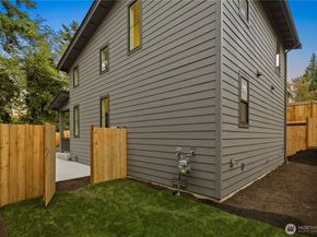 333 18th Avenue, Kirkland WA 98033