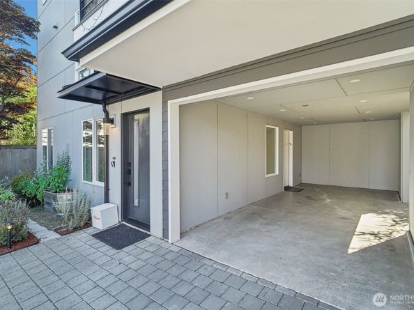 8020 17th Avenue NW, Seattle WA 98117