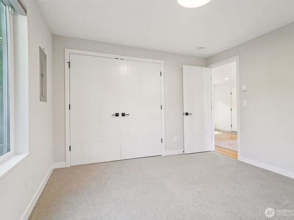 8020 17th Avenue NW, Seattle WA 98117