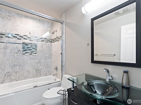 14335 Simonds Road NE A305, Kirkland WA 98034