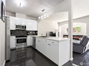 14335 Simonds Road NE A305, Kirkland WA 98034