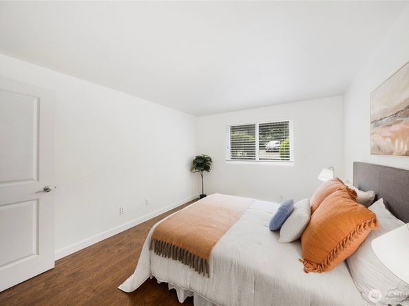 710 Kirkland Cir A101, Kirkland WA 98033