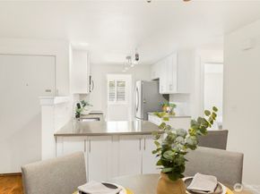 710 Kirkland Cir A101, Kirkland WA 98033