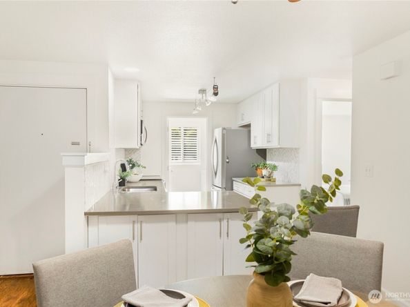 710 Kirkland Cir A101, Kirkland WA 98033