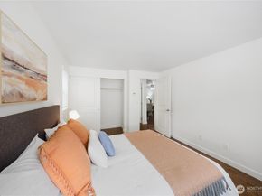 710 Kirkland Cir A101, Kirkland WA 98033