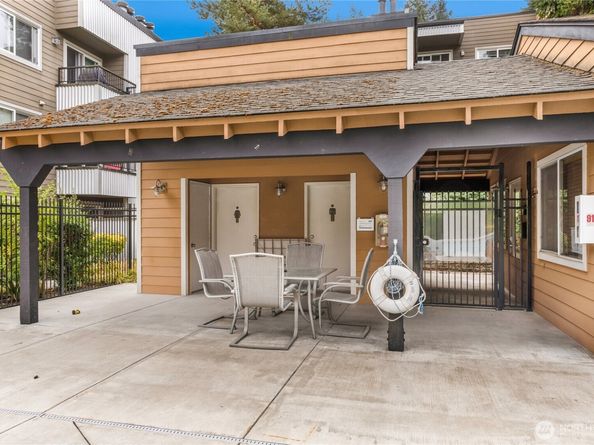 710 Kirkland Cir A101, Kirkland WA 98033