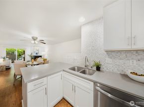 710 Kirkland Cir A101, Kirkland WA 98033