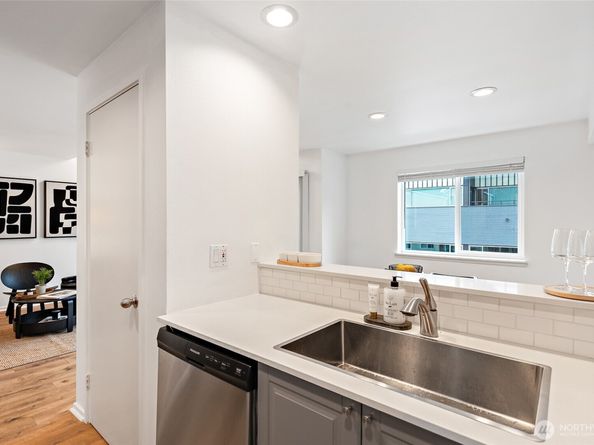 1926 Fairview Avenue E 307, Seattle WA 98102