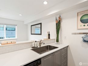 1926 Fairview Avenue E 307, Seattle WA 98102