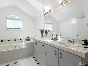 1926 Fairview Avenue E 307, Seattle WA 98102