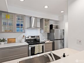 1926 Fairview Avenue E 307, Seattle WA 98102