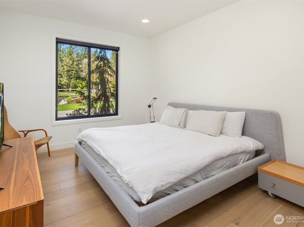 20300 166th Avenue NE, Woodinville WA 98072