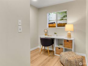 8823 Holly Drive 520, Everett WA 98208