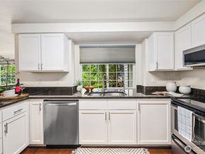 9822 NE 122nd Street U101, Kirkland WA 98034
