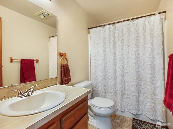 3560 Narrows View Lane NE 5201, Bremerton WA 98310