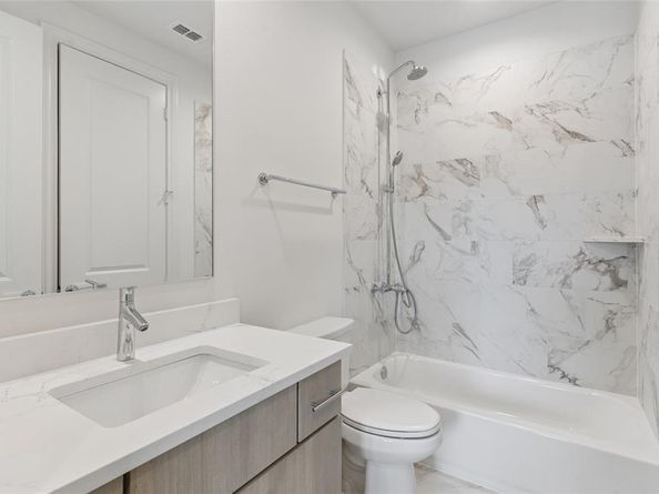 2401  Canton Street  1002, Dallas Texas 75201