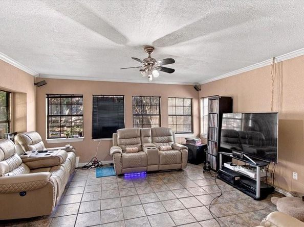 309  Pebblebrook Street , Arlington Texas 76014
