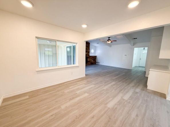 2147  Oak Valley Lane , Dallas Texas 75232