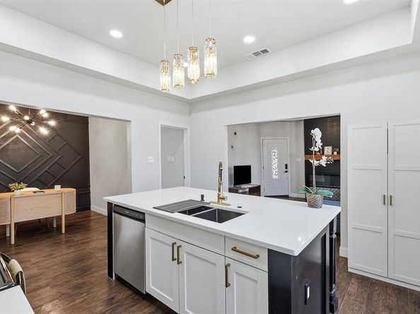 1321  Stewart Street , Fort Worth Texas 76104