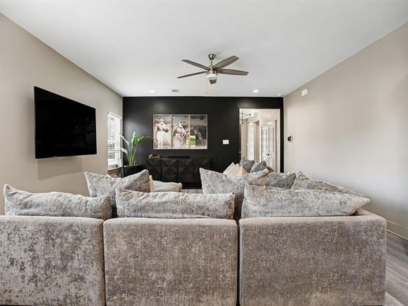 511  Woodbine Avenue , Dallas Texas 75203