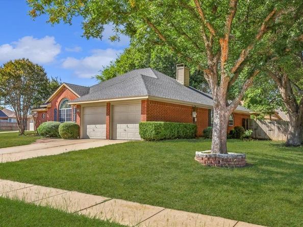 4663  Essex Court , Grand Prairie Texas 75052