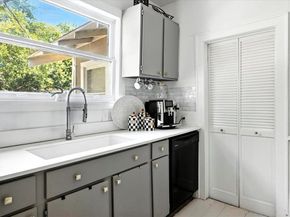 1609  Belle Place , Fort Worth Texas 76107