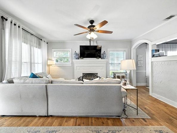 1609  Belle Place , Fort Worth Texas 76107