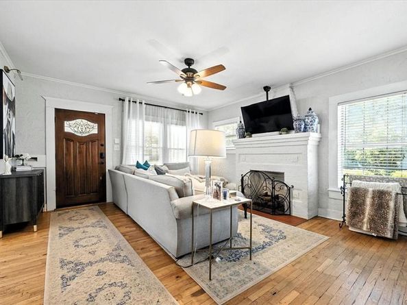 1609  Belle Place , Fort Worth Texas 76107