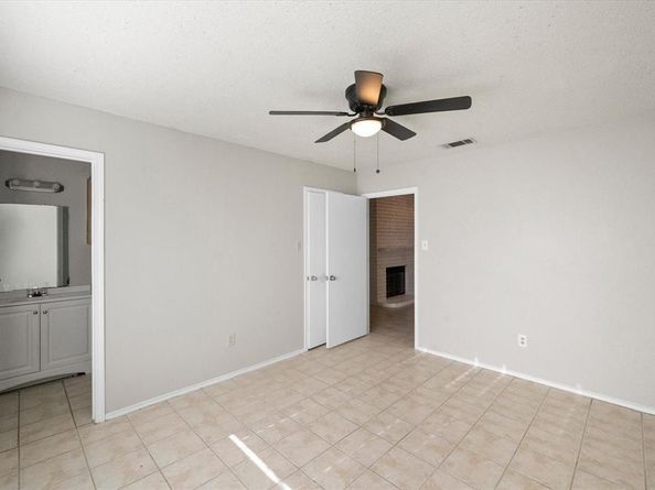 704  Woodland Court , Kennedale Texas 76060