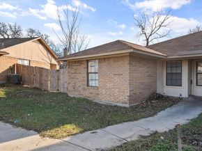 704  Woodland Court , Kennedale Texas 76060