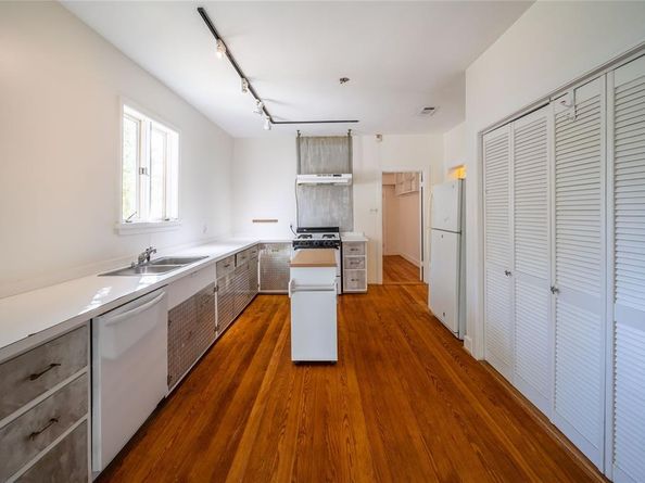 802 N Windomere Avenue , Dallas Texas 75208