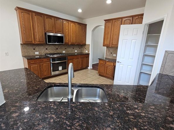 2410  Honey Drive , Arlington Texas 76001