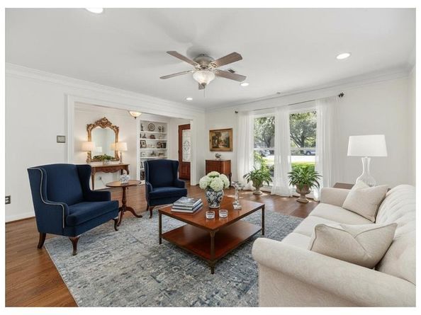 4400  Summercrest Court , Fort Worth Texas 76109