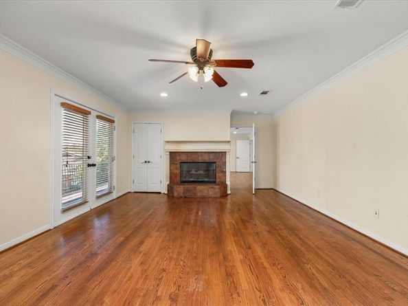 4400  Summercrest Court , Fort Worth Texas 76109