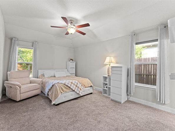 3305  Avenue J  , Fort Worth Texas 76105