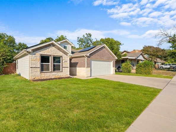 3305  Avenue J  , Fort Worth Texas 76105