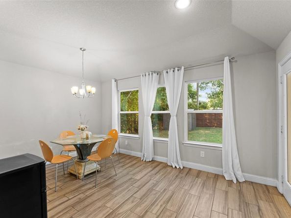 3305  Avenue J  , Fort Worth Texas 76105
