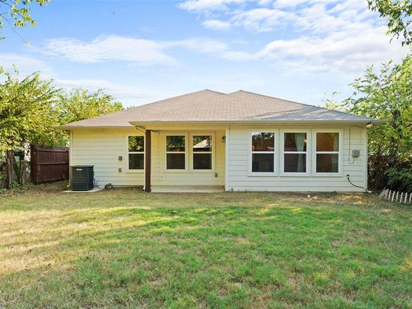 3305  Avenue J  , Fort Worth Texas 76105