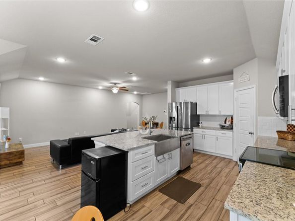3305  Avenue J  , Fort Worth Texas 76105