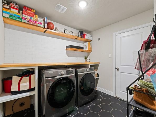 3305  Avenue J  , Fort Worth Texas 76105