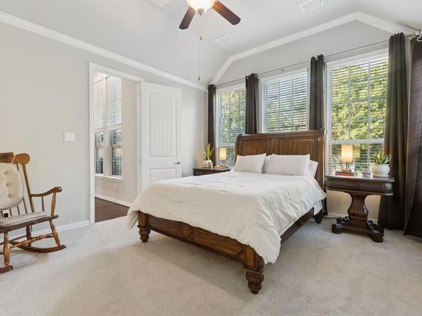 807  Dove Trail , Euless Texas 76039