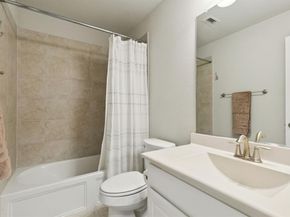 807  Dove Trail , Euless Texas 76039