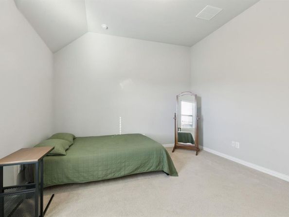 807  Dove Trail , Euless Texas 76039