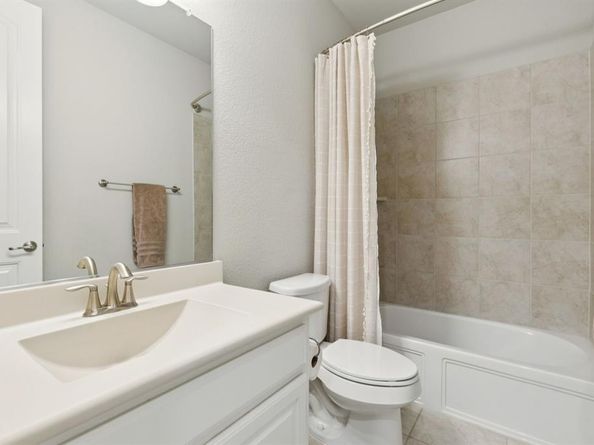 807  Dove Trail , Euless Texas 76039