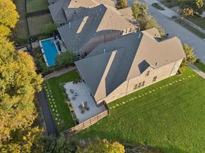 807  Dove Trail , Euless Texas 76039