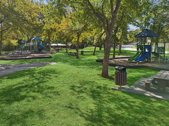 807  Dove Trail , Euless Texas 76039