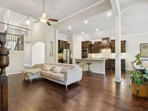 807  Dove Trail , Euless Texas 76039