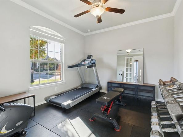 807  Dove Trail , Euless Texas 76039