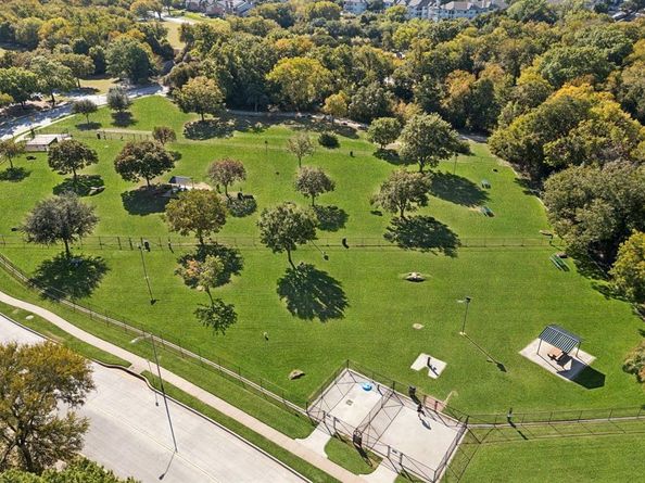 807  Dove Trail , Euless Texas 76039